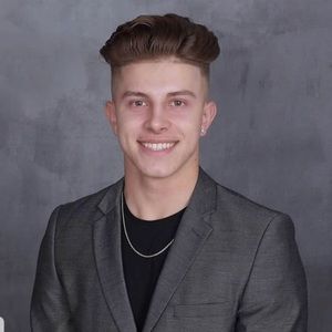 Meet your Posher, Deron